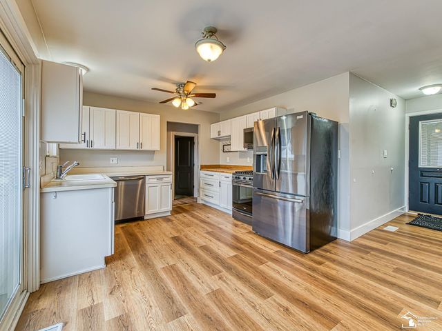 18153 Doncaster Court, Brownstown, MI 48193