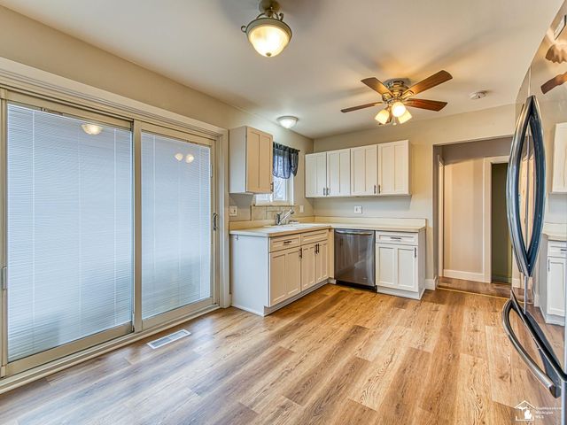 18153 Doncaster Court, Brownstown, MI 48193