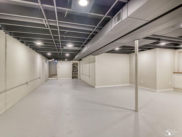 18153 Doncaster Court, Brownstown, MI 48193