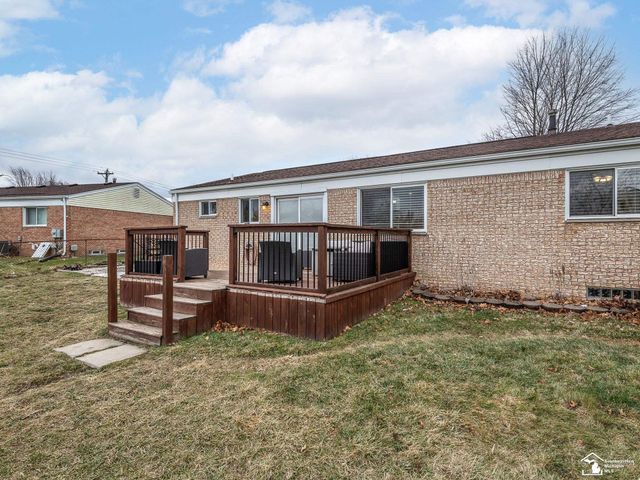 18153 Doncaster Court, Brownstown, MI 48193