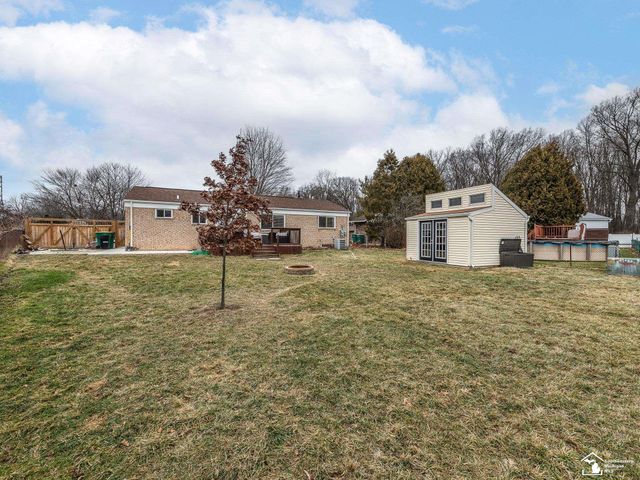 18153 Doncaster Court, Brownstown, MI 48193