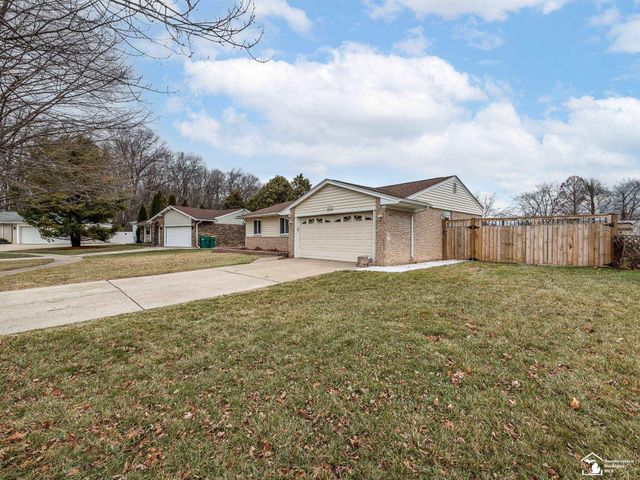 18153 Doncaster Court, Brownstown, MI 48193