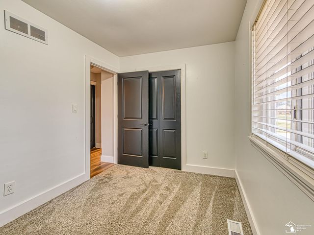 18153 Doncaster Court, Brownstown, MI 48193