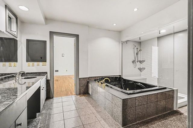 3583 Cooper Road, Blue Ash, OH 45241