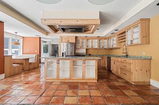 3583 Cooper Road, Blue Ash, OH 45241