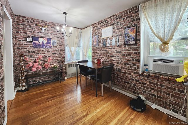 209-20 18th Ave 5E, Bayside, NY 11360