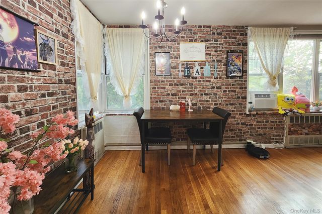 209-20 18th Ave 5E, Bayside, NY 11360