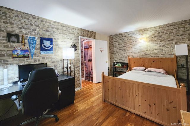 209-20 18th Ave 5E, Bayside, NY 11360