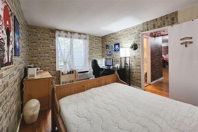 209-20 18th Ave 5E, Bayside, NY 11360