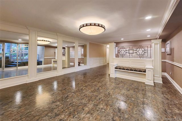 209-20 18th Ave 5E, Bayside, NY 11360