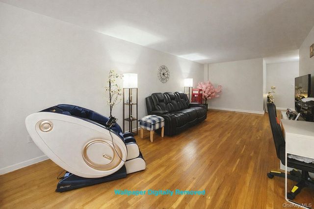 209-20 18th Ave 5E, Bayside, NY 11360