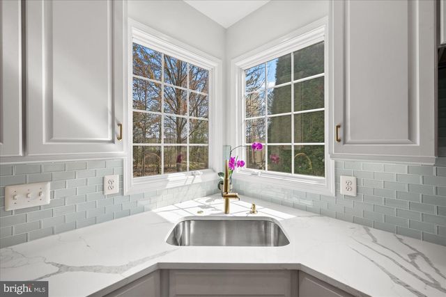 20338 FISHERS ISLAND CT, Ashburn, VA 20147