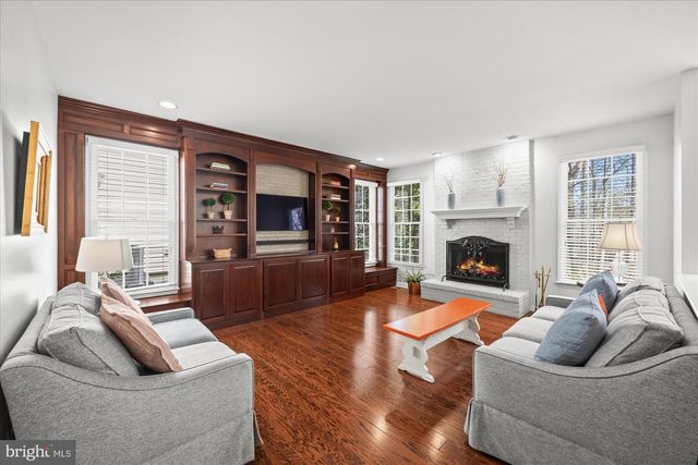 20338 FISHERS ISLAND CT, Ashburn, VA 20147