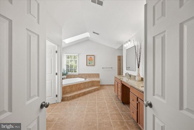 20338 FISHERS ISLAND CT, Ashburn, VA 20147