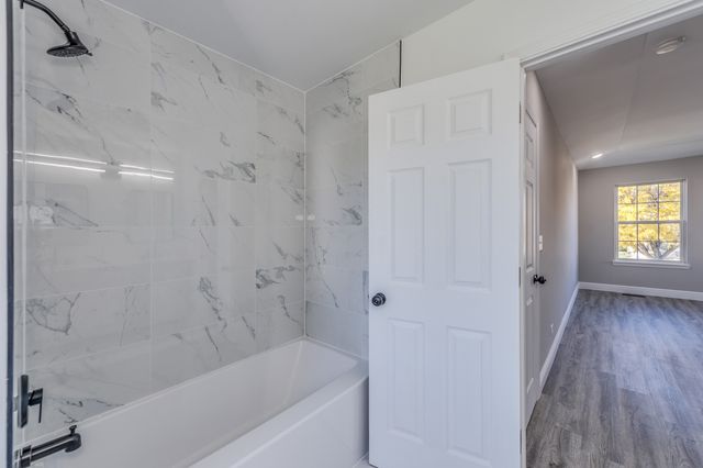 153 Treehouse Road, Matteson, IL 60443