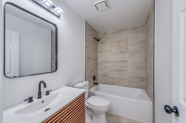 153 Treehouse Road, Matteson, IL 60443