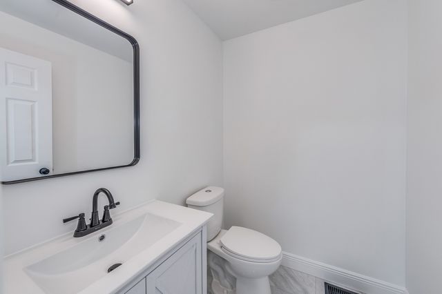 153 Treehouse Road, Matteson, IL 60443