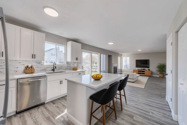 153 Treehouse Road, Matteson, IL 60443