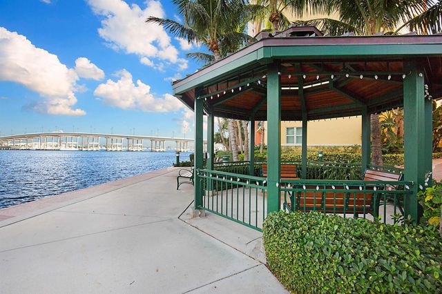 2640 Lake Shore Drive 1416, Riviera Beach, FL 33404