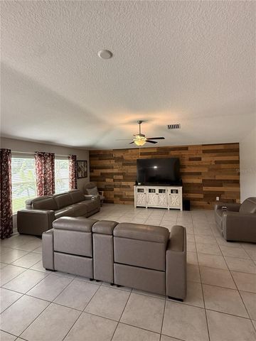 146 RAIN BERRY AVENUE, Ruskin, FL 33570