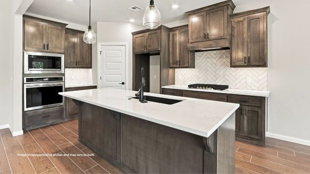 706 W 83rd Street S, Tulsa, OK 74132
