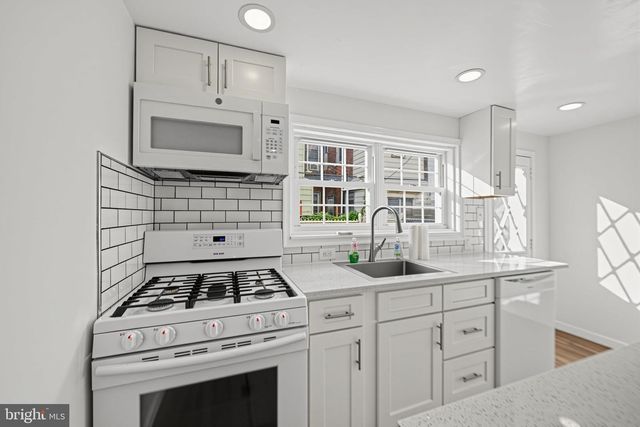 842 ALMOND ST, Philadelphia, PA 19125
