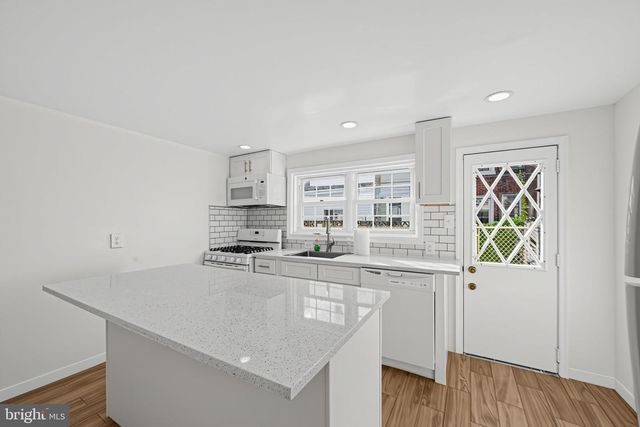 842 ALMOND ST, Philadelphia, PA 19125