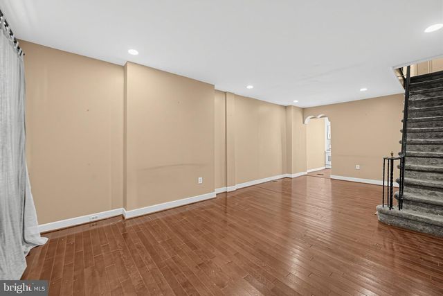 842 ALMOND ST, Philadelphia, PA 19125
