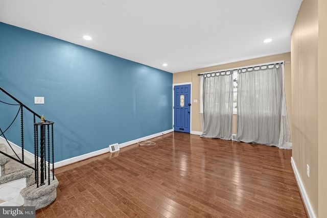 842 ALMOND ST, Philadelphia, PA 19125