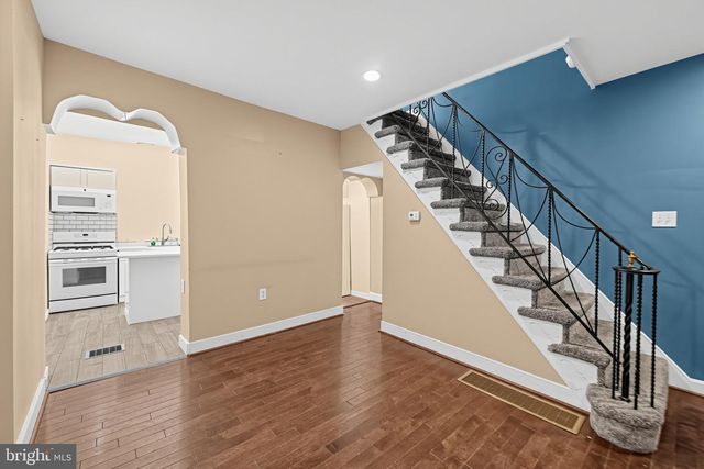 842 ALMOND ST, Philadelphia, PA 19125