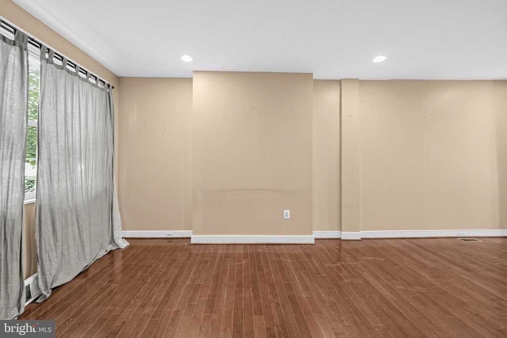 842 ALMOND ST, Philadelphia, PA 19125 — photo 5