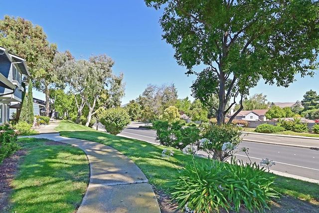 1031 Spring Valley CMN, Livermore, CA 94551