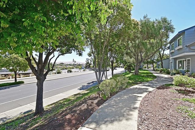 1031 Spring Valley CMN, Livermore, CA 94551