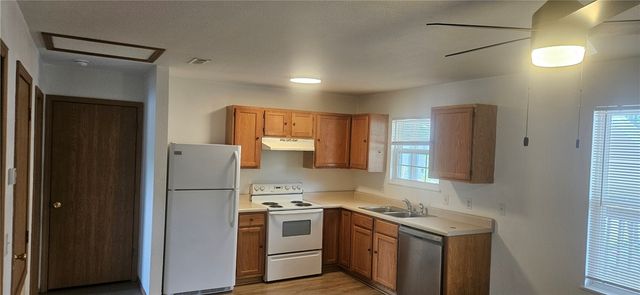 1959 Razorback Road 4, Fayetteville, AR 72701