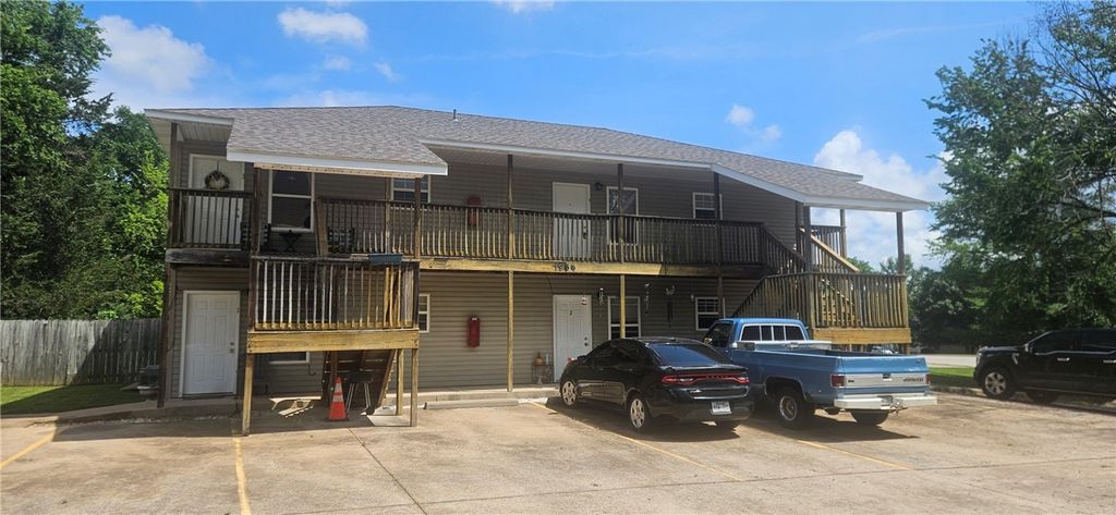1959 Razorback Road 4, Fayetteville, AR 72701