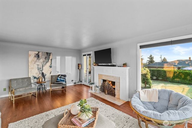 422 Crown Drive, Everett, WA 98203