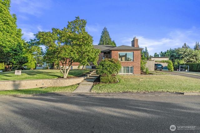422 Crown Drive, Everett, WA 98203