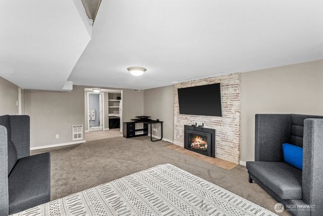 422 Crown Drive, Everett, WA 98203