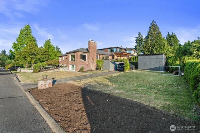 422 Crown Drive, Everett, WA 98203