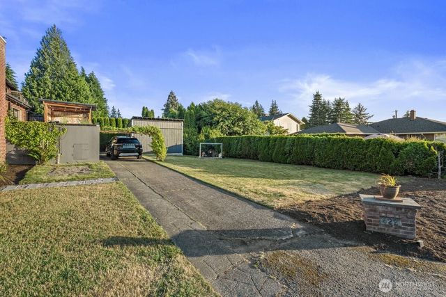 422 Crown Drive, Everett, WA 98203