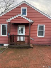 110 Oneco Street, Norwich, CT 06360