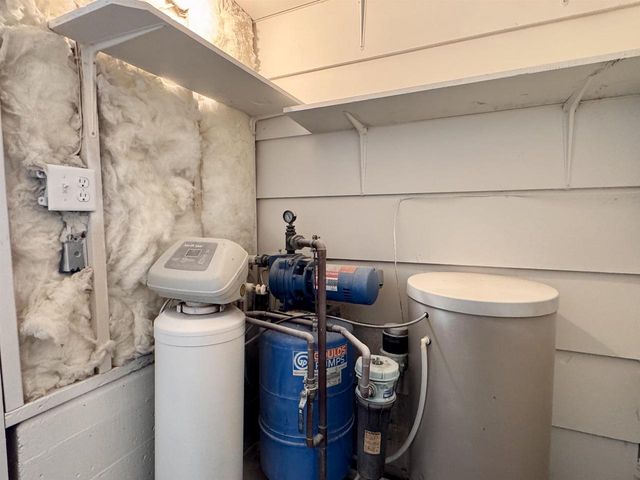 W8556 STATE HIGHWAY 64, Pound, WI 54161