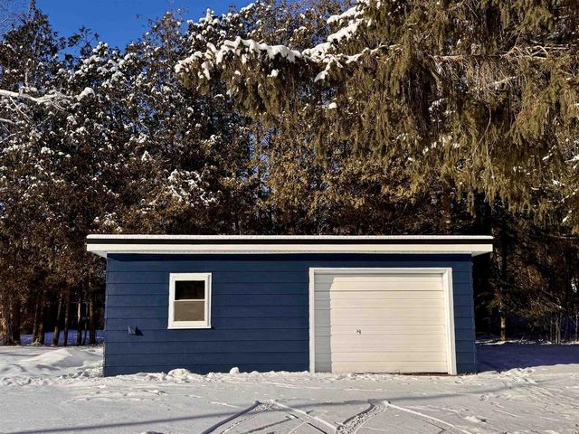 W8556 STATE HIGHWAY 64, Pound, WI 54161