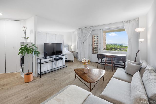 5900 Arlington Avenue 10R, Bronx, NY 10471