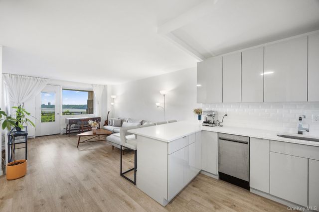 5900 Arlington Avenue 10R, Bronx, NY 10471