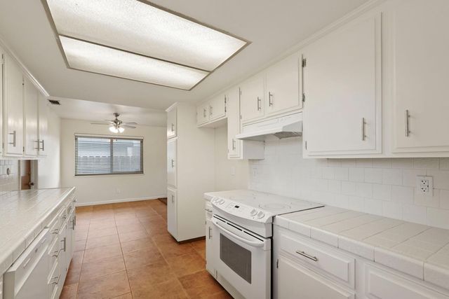 2114 Alpine Dr, Lodi, CA 95240