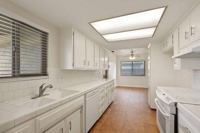 2114 Alpine Dr, Lodi, CA 95240