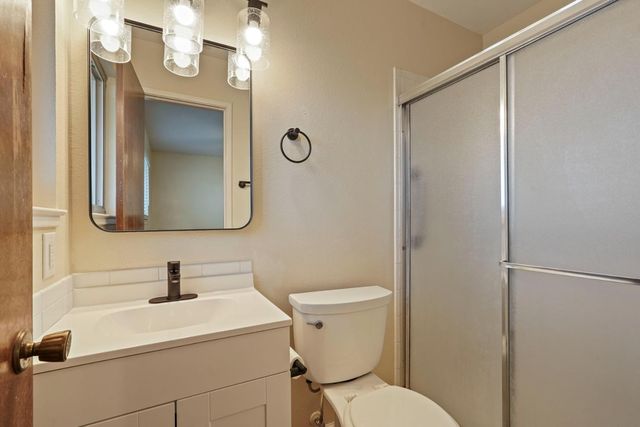 2114 Alpine Dr, Lodi, CA 95240