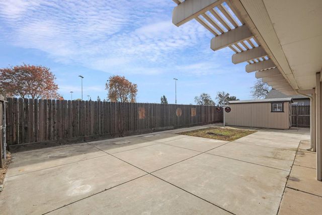 2114 Alpine Dr, Lodi, CA 95240