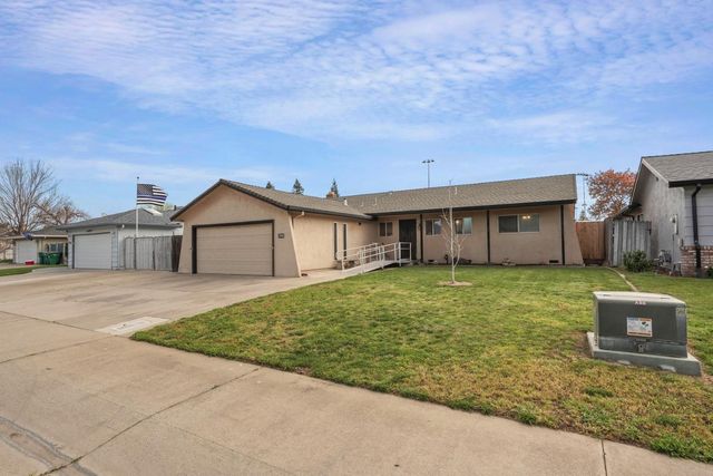 2114 Alpine Dr, Lodi, CA 95240